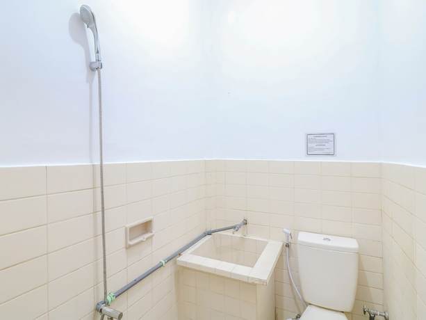 Imagen de la habitación del Hotel SUPER OYO 1927 Candra Adigraha. Foto 12