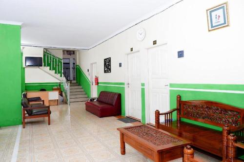Imagen general del Hotel SUPER OYO 338 Guest House Omah Manahan Syariah. Foto 3