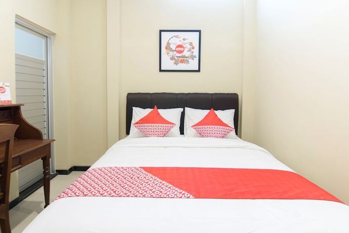 Imagen de la habitación del Hotel SUPER OYO 890 Dewi Fortuna Guest House. Foto 5
