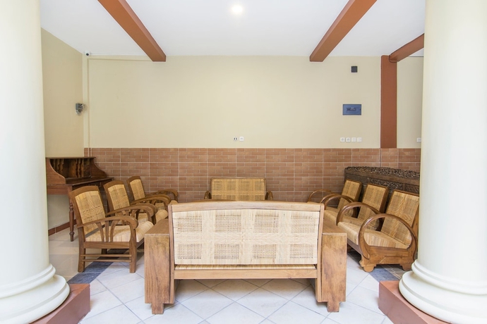 Imagen de los interiores del Hotel SUPER OYO 890 Dewi Fortuna Guest House. Foto 18