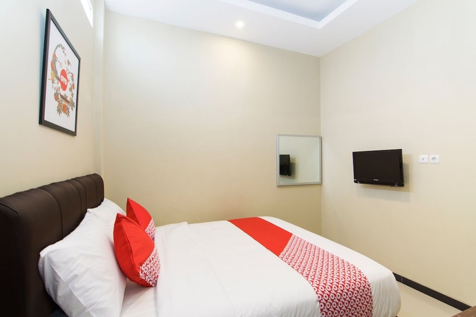 Imagen de la habitación del Hotel SUPER OYO 890 Dewi Fortuna Guest House. Foto 9