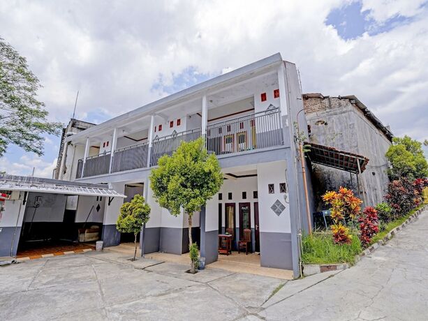Imagen general del Hotel SUPER OYO 90405 Penginapan Sasti Kuningan. Foto 9