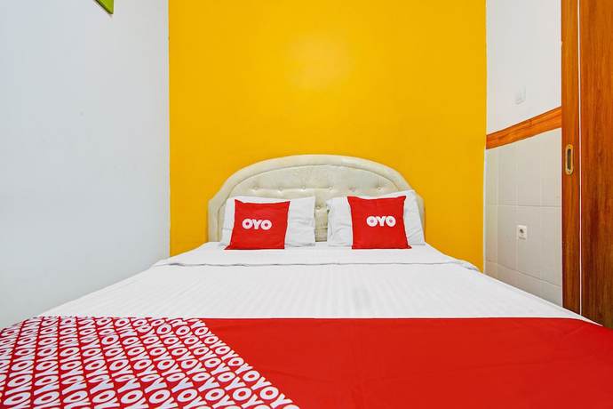 Imagen de la habitación del Hotel SUPER OYO 90422 Mall Of Indonesia. Foto 3