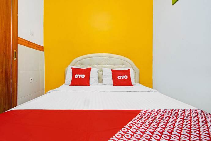 Imagen de la habitación del Hotel SUPER OYO 90422 Mall Of Indonesia. Foto 4