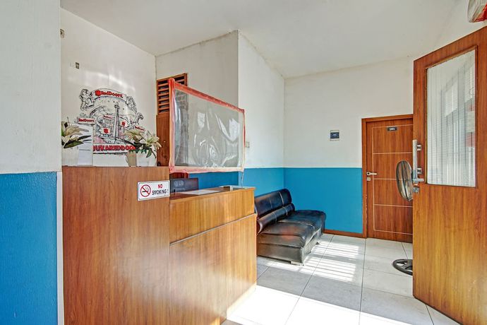 Imagen de los interiores del Hotel SUPER OYO 90422 Mall Of Indonesia. Foto 19