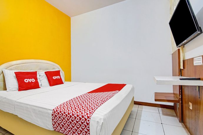 Imagen de la habitación del Hotel SUPER OYO 90422 Mall Of Indonesia. Foto 15