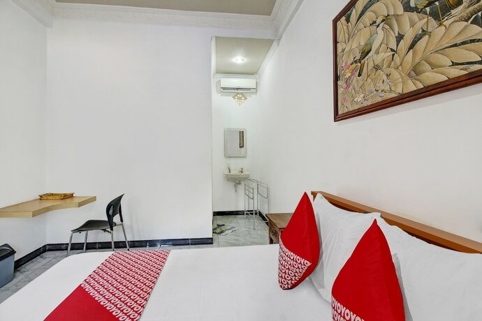Imagen de la habitación del Hotel SUPER OYO 90672 Adhya Guest House Lombok. Foto 17