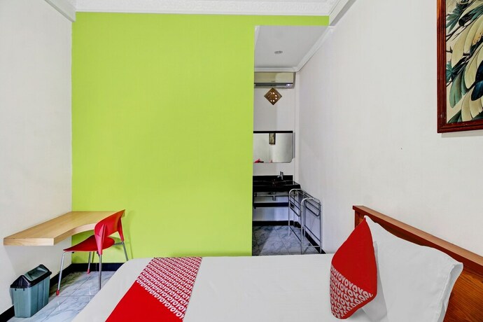 Imagen de la habitación del Hotel SUPER OYO 90672 Adhya Guest House Lombok. Foto 20