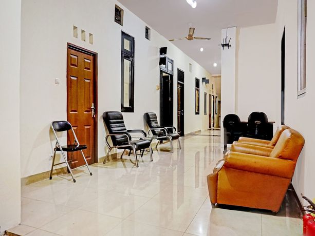 Imagen de los interiores del Hotel SUPER OYO 90689 Lily House. Foto 14