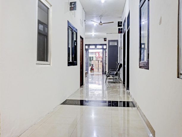 Imagen de los interiores del Hotel SUPER OYO 90689 Lily House. Foto 16