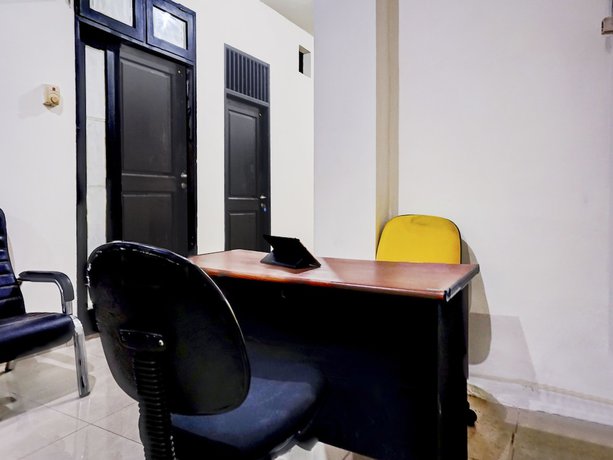 Imagen de los interiores del Hotel SUPER OYO 90689 Lily House. Foto 17