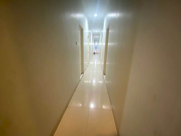 Imagen de los interiores del Hotel SUPER OYO 93287 Pioneer Pasar Baru. Foto 11