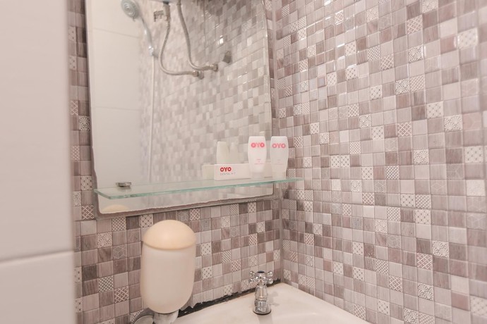Imagen de la habitación del Hotel SUPER OYO Capital O 141 Fatmawati Cozy Residence. Foto 16