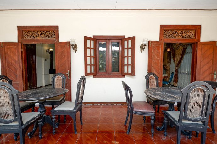 Imagen de los interiores del Hotel SUPER OYO Capital O 1644 Griya Kencana. Foto 17