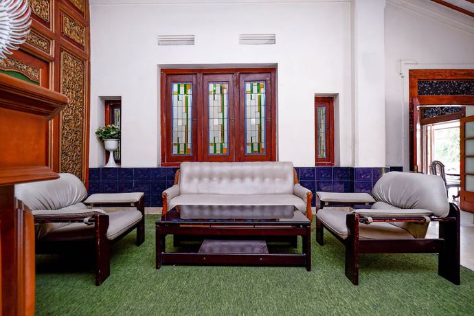 Imagen de los interiores del Hotel SUPER OYO Capital O 1644 Griya Kencana. Foto 18