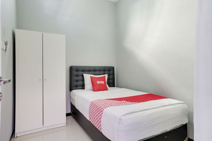 Imagen de la habitación del Hotel SUPER OYO Capital O 3971 Griya Loka Syariah 1 Sampangan. Foto 18