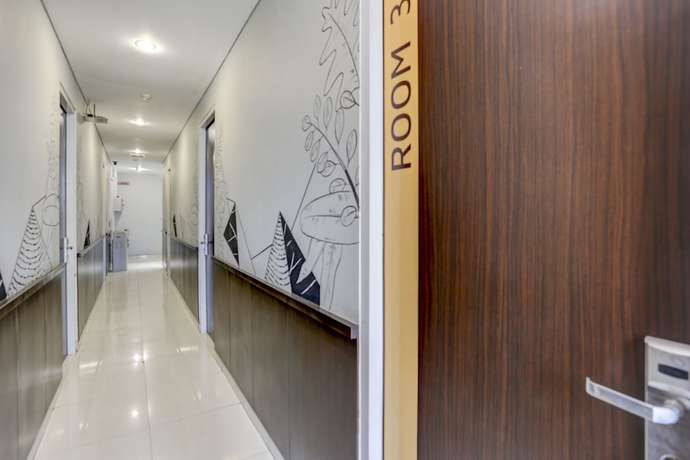 Imagen de los interiores del Hotel SUPER OYO Capital O 90056 Wisma Kebon Kacang 9. Foto 19