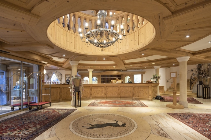 Imagen de los interiores del Hotel SUPERIOR HOTEL POST ISCHGL. Foto 19