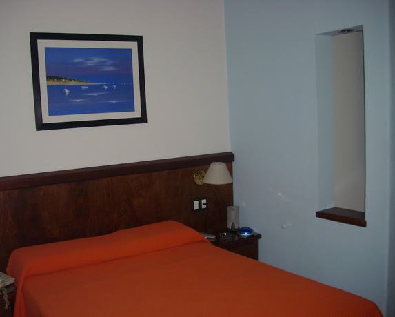 Imagen de la habitación del Hotel SUR, Montevideo. Foto 6