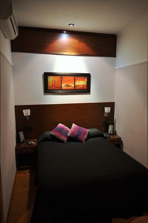 Imagen de la habitación del Hotel SUR, Montevideo. Foto 10
