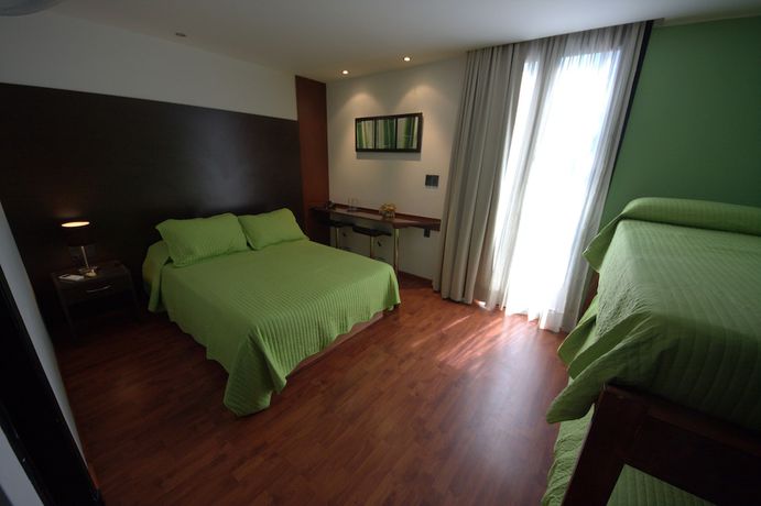 Imagen de la habitación del Hotel SUR, Montevideo. Foto 17
