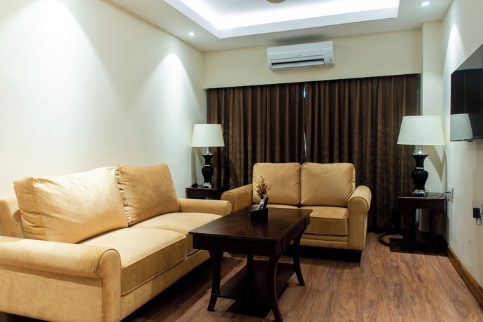Imagen de la habitación del Hotel SURYANSH HIGH CITY. Foto 7