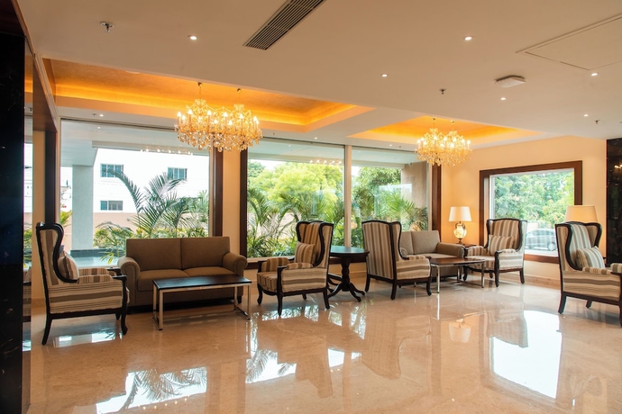 Imagen de los interiores del Hotel SURYANSH HIGH CITY. Foto 12