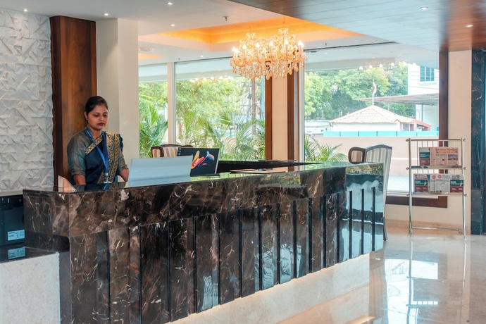 Imagen de los interiores del Hotel SURYANSH HIGH CITY. Foto 14