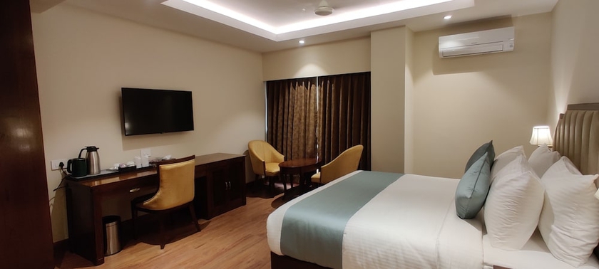 Imagen de la habitación del Hotel SURYANSH HIGH CITY. Foto 10