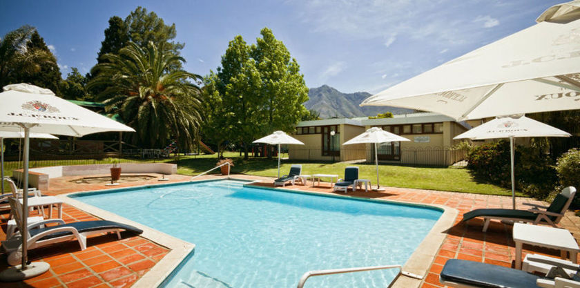 Imagen de la piscina del Hotel SWELLENGREBEL. Foto 14