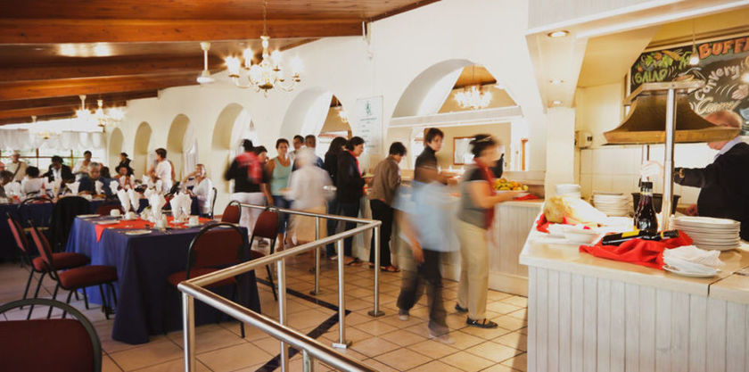 Imagen del bar/restaurante del Hotel SWELLENGREBEL. Foto 4