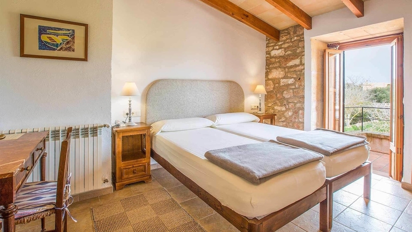 Imagen de la habitación del Hotel Sa Carrotja. Foto 6