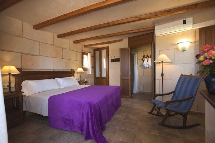 Imagen de la habitación del Hotel Sa Carrotja. Foto 9