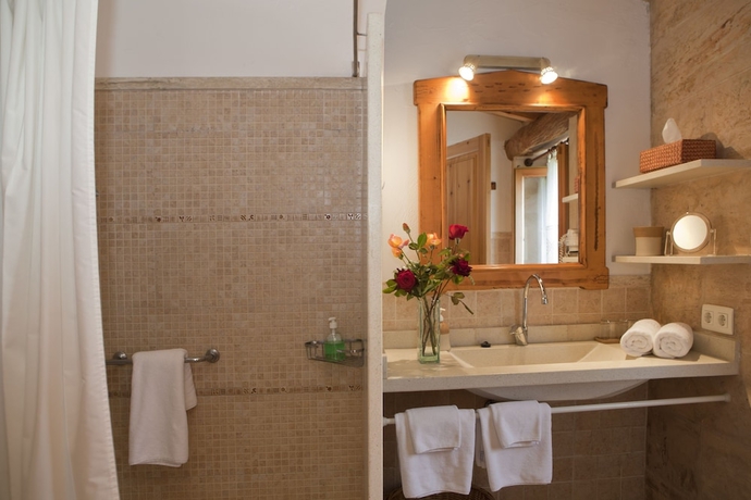 Imagen de la habitación del Hotel Sa Carrotja. Foto 15