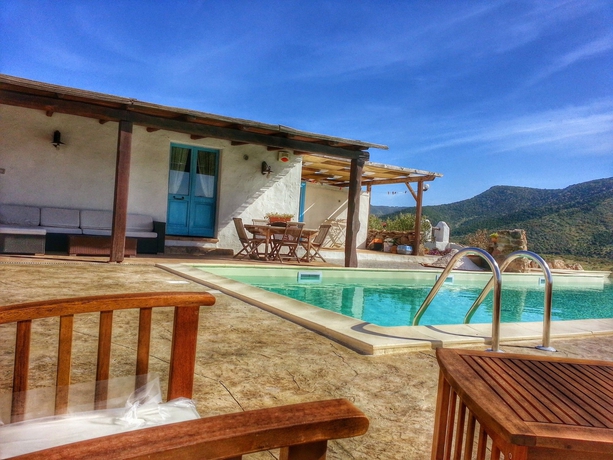 Imagen de la piscina del Hotel Sa Corti De Sa Perda. Foto 16