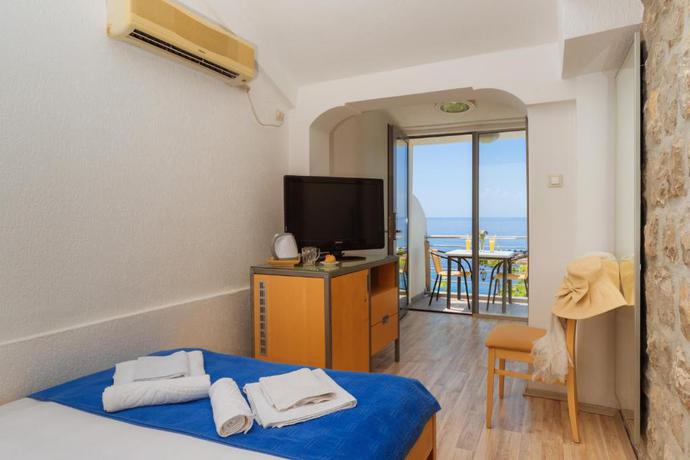 Imagen de la habitación del Hotel SaVojo. Foto 13