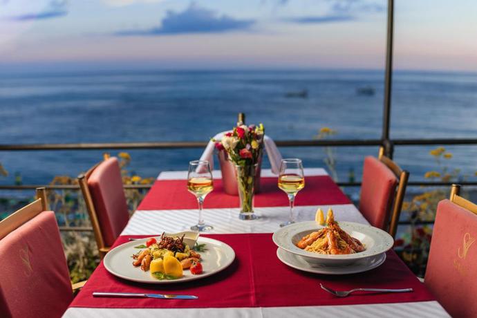 Imagen del bar/restaurante del Hotel SaVojo. Foto 2