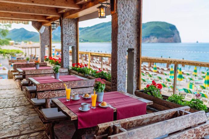 Imagen del bar/restaurante del Hotel SaVojo. Foto 3