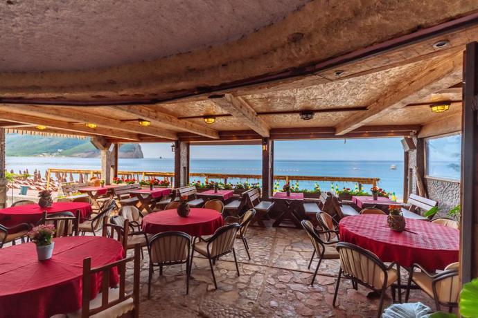 Imagen del bar/restaurante del Hotel SaVojo. Foto 4