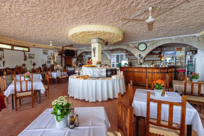 Imagen del bar/restaurante del Hotel SaVojo. Foto 5