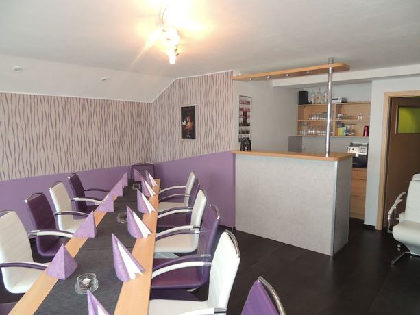 Imagen del bar/restaurante del Hotel S&aacute;dek. Foto 5