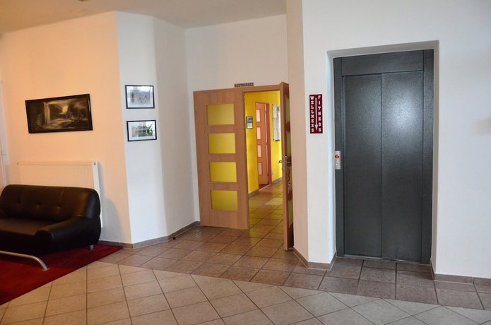 Imagen de los interiores del Hotel S&aacute;dek. Foto 16