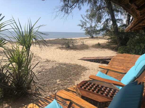 Imagen general del Hotel Saadani Safari Lodge - bush, river, beach (All Inclusive! meals / drinks and Safaris!). Foto 11