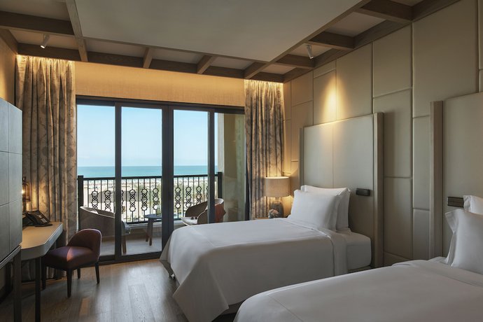 Imagen de la habitación del Hotel Saadiyat Rotana Resort and Villas. Foto 7