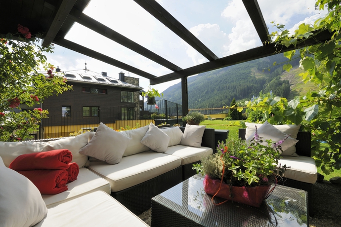 Imagen de los exteriores del Hotel Saalbacher Hof. Foto 6