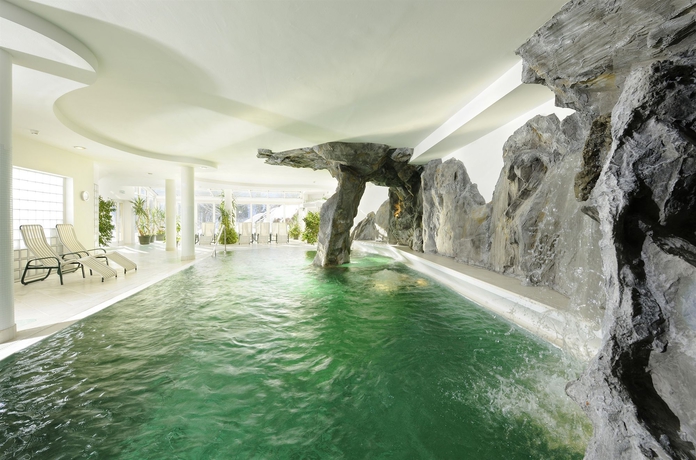 Imagen de la piscina del Hotel Saalbacher Hof. Foto 11