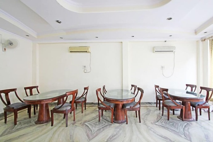 Imagen del bar/restaurante del Hotel Saarthi. Foto 3