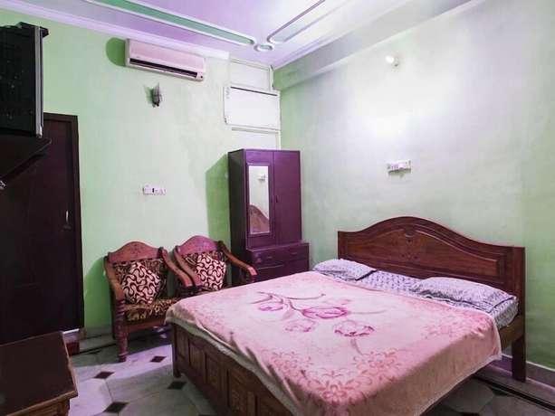 Imagen de la habitación del Hotel Saarthi. Foto 6