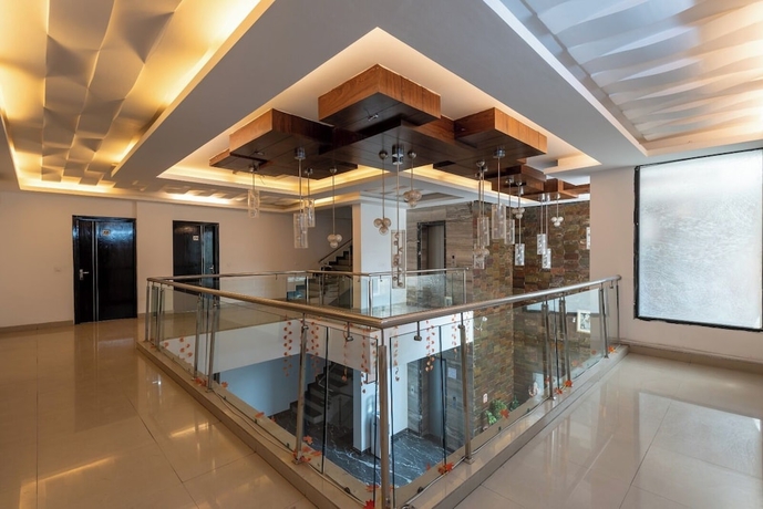 Imagen de los interiores del Hotel Saavi Huda City Centre. Foto 16