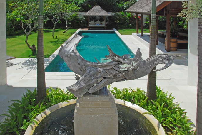 Imagen de la piscina del Hotel Saba Villa. Foto 15